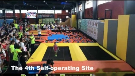 Parque interior grande comercial vendedor caliente del trampolín del equipo del patio interior